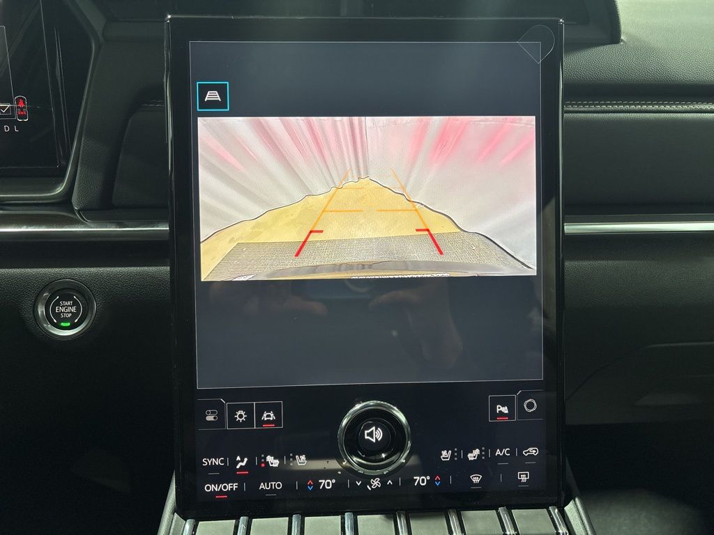 Vehicle image 28 of 52