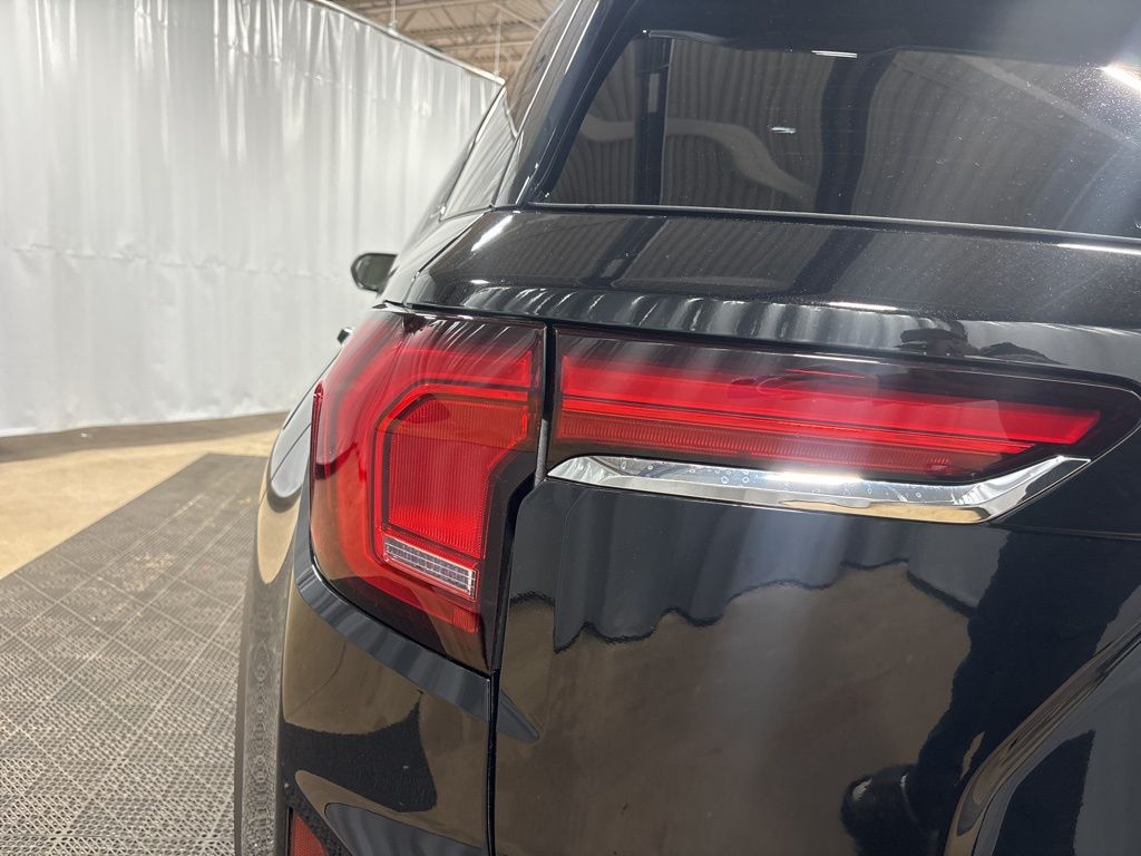 Vehicle image 14 of 52