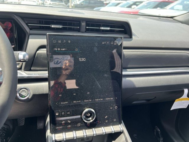 Vehicle image 10 of 25