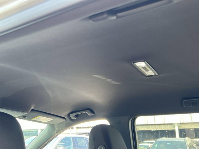 Vehicle image 16 of 25