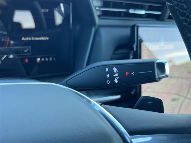 Vehicle image 24 of 27