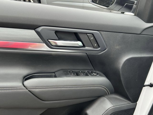 Vehicle image 7 of 21