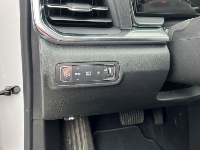 Vehicle image 19 of 21