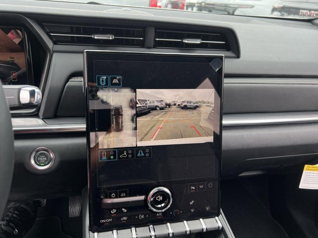 Vehicle image 11 of 21