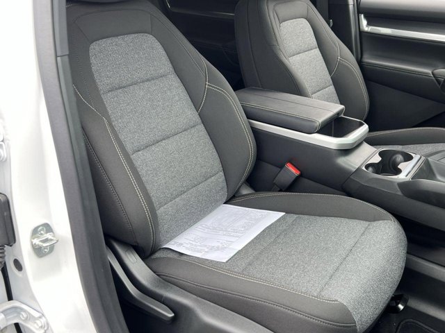 Vehicle image 17 of 21
