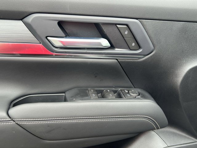 Vehicle image 7 of 22