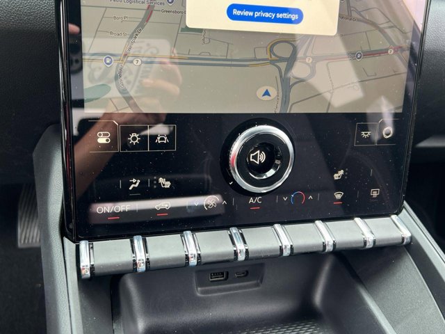 Vehicle image 13 of 22