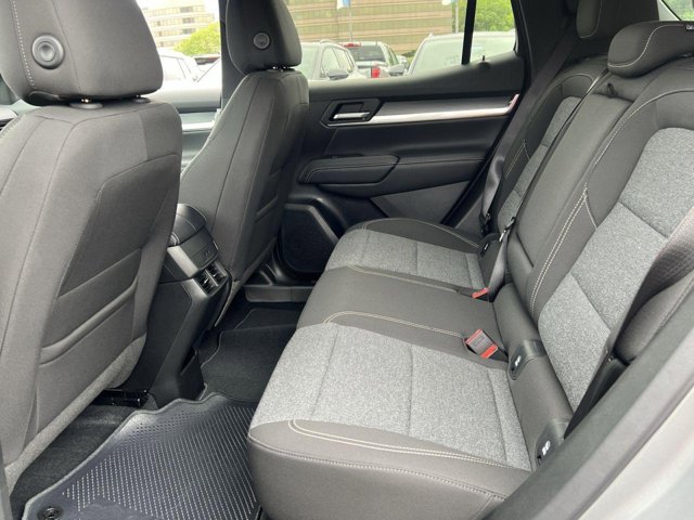 Vehicle image 17 of 22