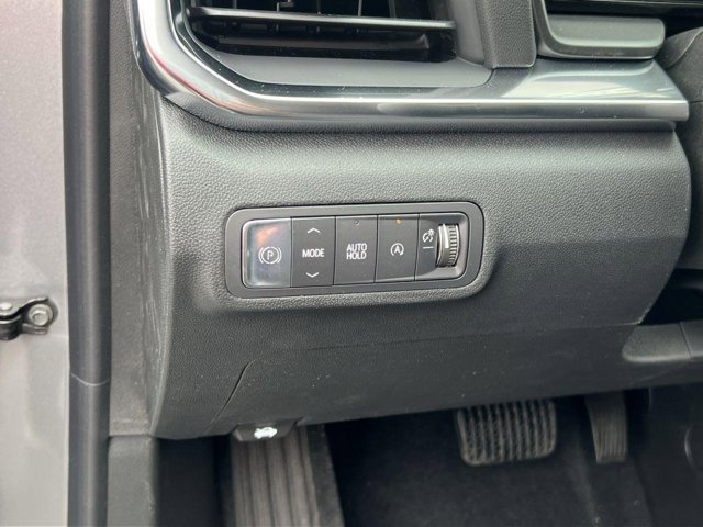 Vehicle image 20 of 22