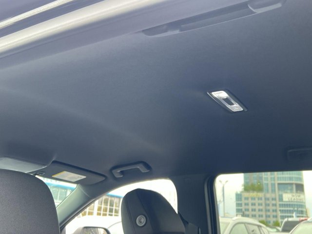 Vehicle image 16 of 22