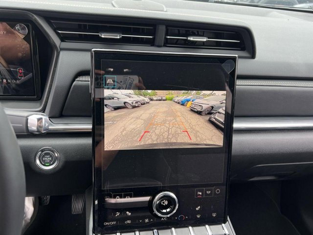 Vehicle image 11 of 22