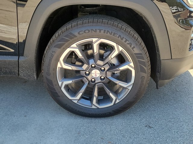 Vehicle image 5 of 13
