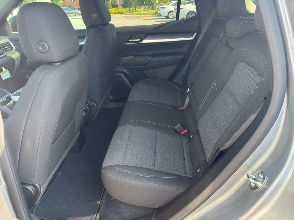 Vehicle image 10 of 22