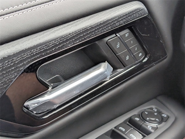 2026 GMC Yukon AT4 Ultimate Image 20 of 23