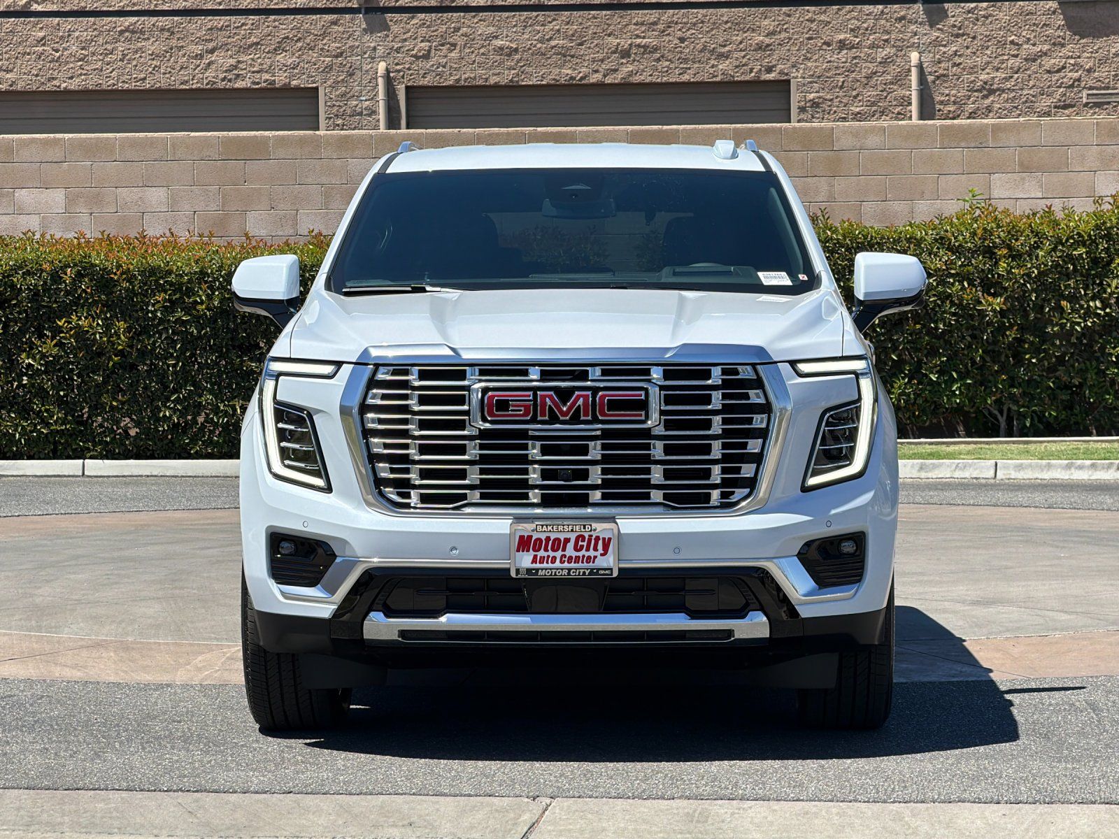 2026 GMC Yukon Denali Image 2 of 26