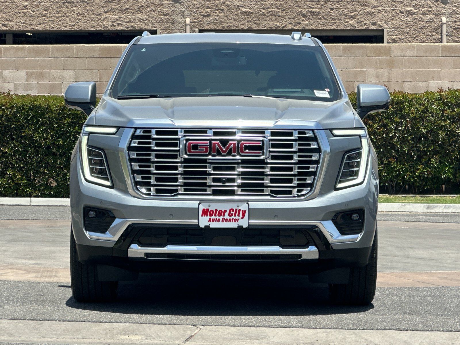 2026 GMC Yukon Denali Image 2 of 29