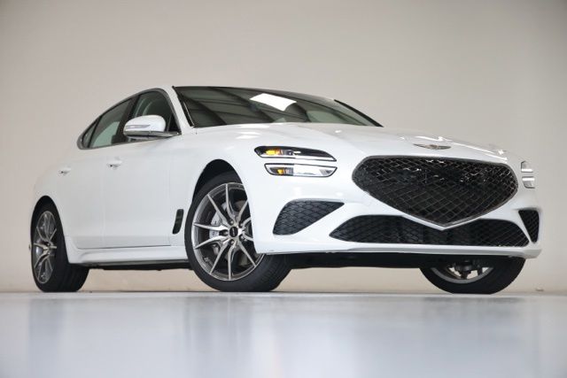 2026 Genesis G70 2.5T Image 2 of 38