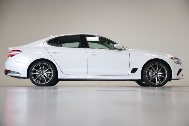 2026 Genesis G70 2.5T Image 3 of 38