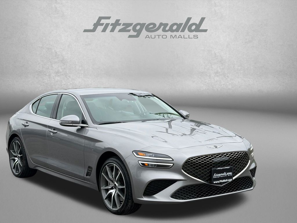 2026 Genesis G70 2.5T Image 3 of 28