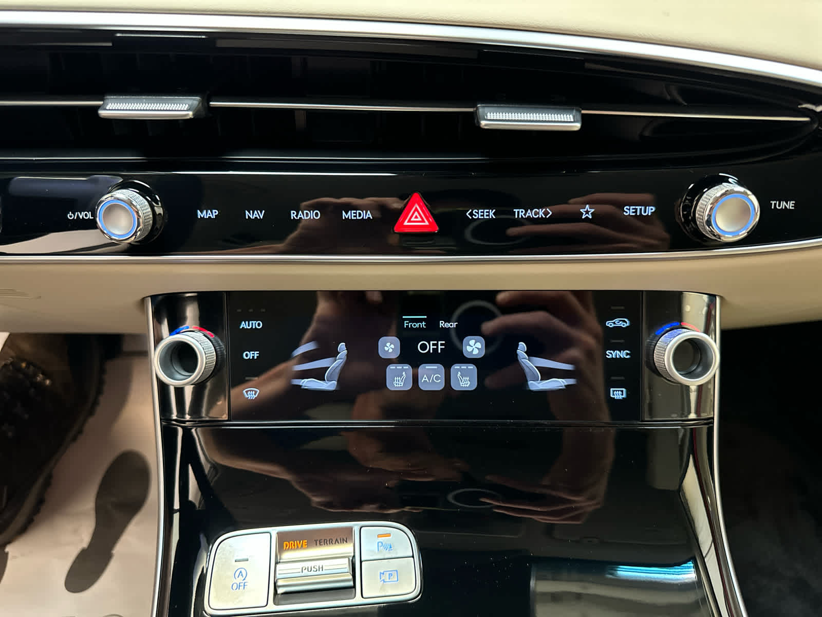 Vehicle image 18 of 19
