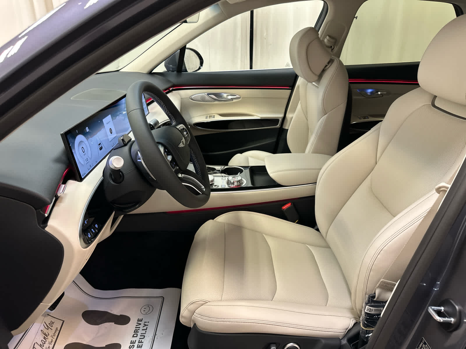 Vehicle image 12 of 19