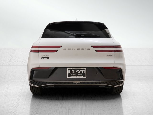 2026 Genesis GV70 2.5T Image 3 of 26