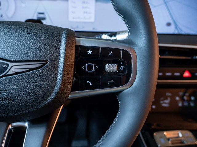 2026 Genesis GV70 2.5T Image 15 of 26