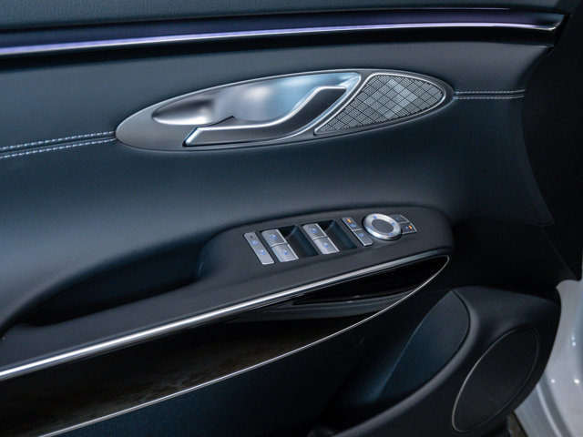 2026 Genesis GV70 2.5T Image 20 of 26