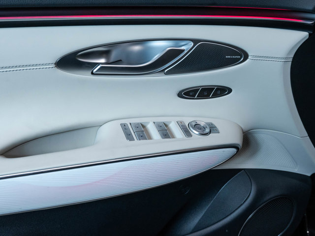 2026 Genesis GV70 2.5T Advanced Image 19 of 26