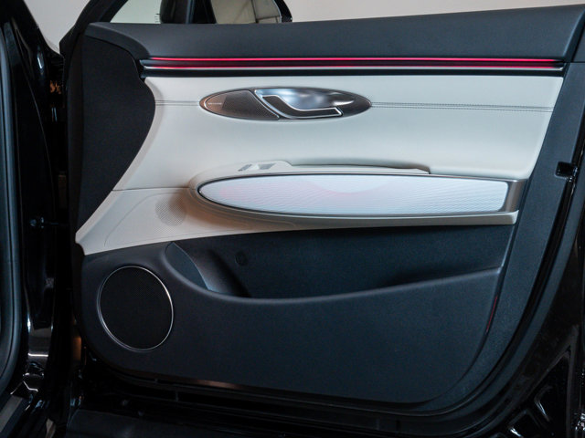 2026 Genesis GV70 2.5T Advanced Image 20 of 26