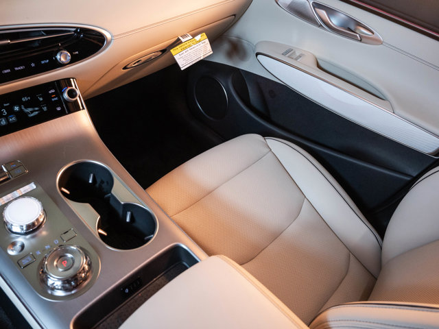 2026 Genesis GV70 2.5T Advanced Image 17 of 26