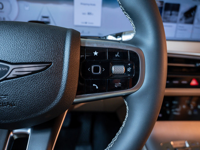 2026 Genesis GV70 2.5T Advanced Image 13 of 26
