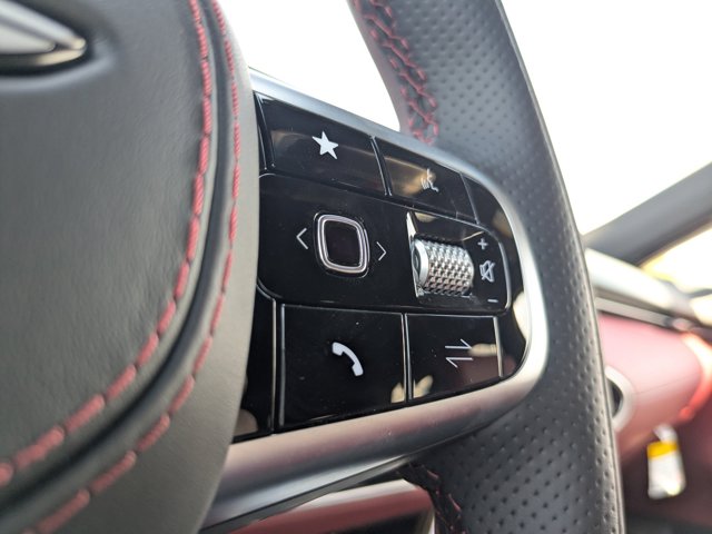 Vehicle image 26 of 32