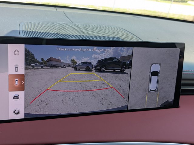Vehicle image 20 of 32