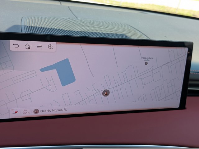 Vehicle image 21 of 32