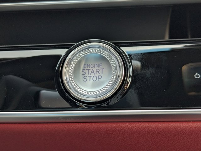 Vehicle image 17 of 32