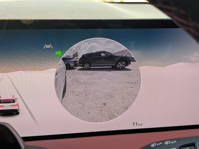 Vehicle image 29 of 32