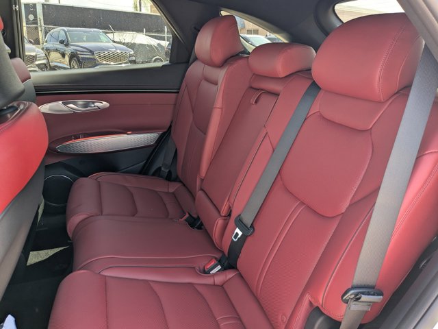 Vehicle image 10 of 32