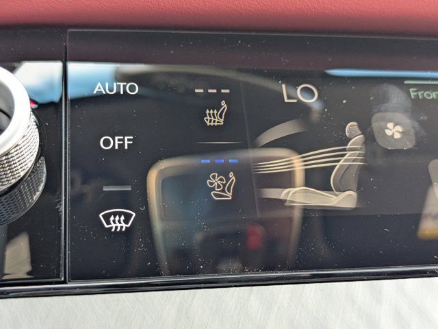 Vehicle image 15 of 32