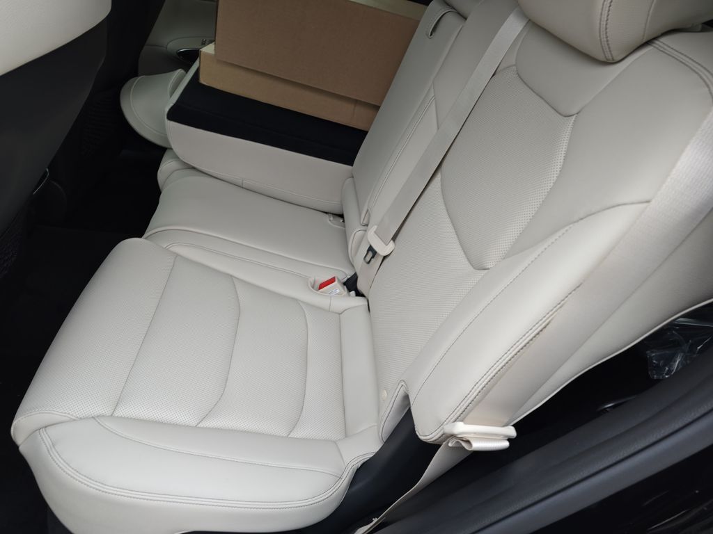 2026 Genesis GV70 2.5T Select Image 22 of 24