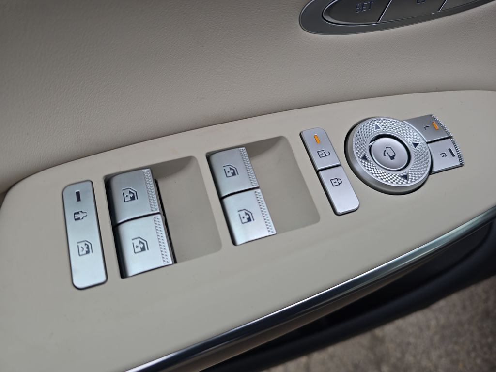 2026 Genesis GV70 2.5T Select Image 17 of 24