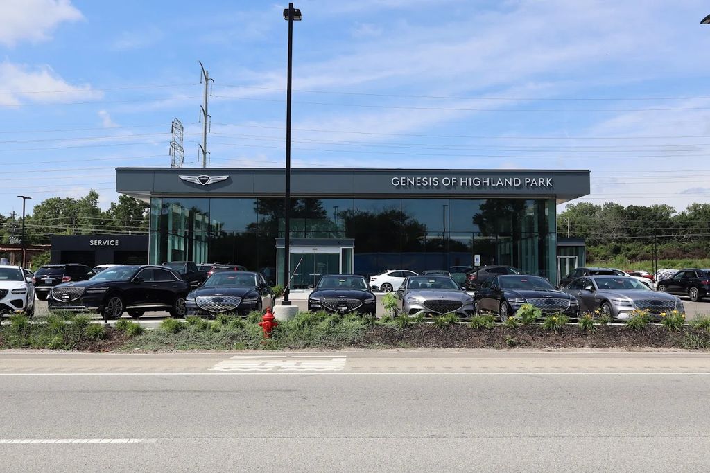 2026 Genesis GV70 2.5T Select Image 8 of 22