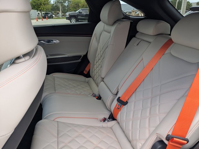 Vehicle image 9 of 31