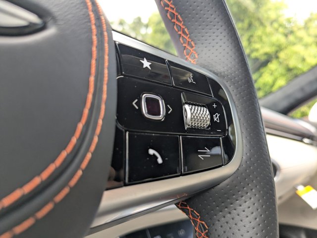 Vehicle image 25 of 31
