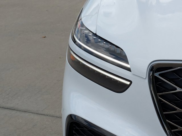 Vehicle image 21 of 31