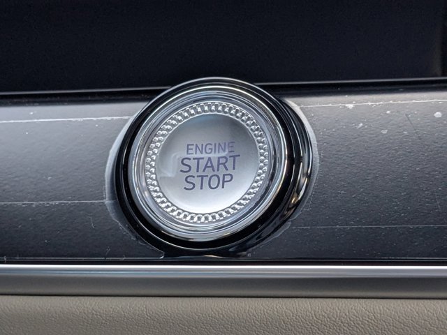 Vehicle image 14 of 30
