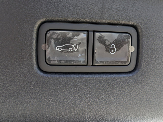 Vehicle image 24 of 30