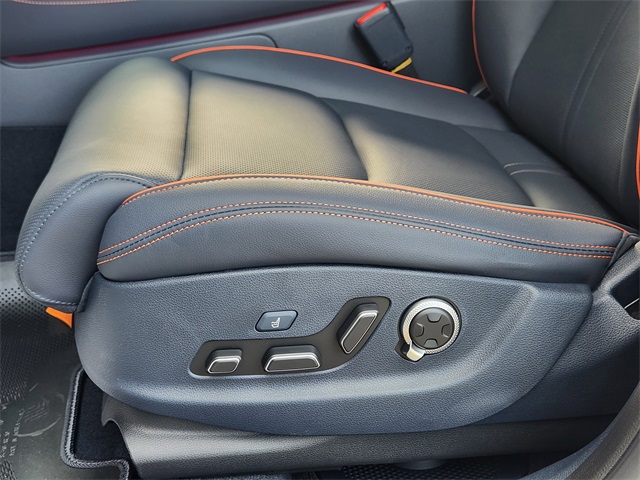 2026 Genesis GV70 3.5T Sport Advanced Image 19 of 24