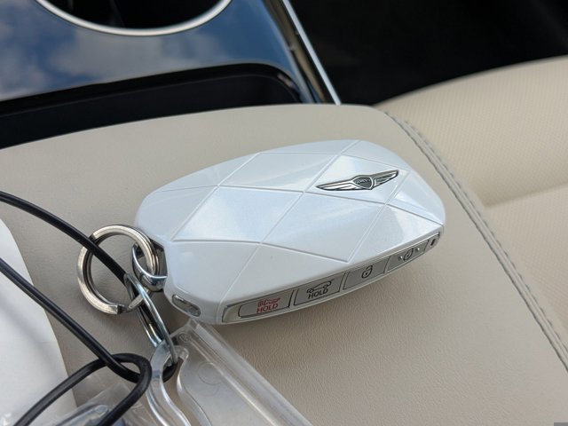 Vehicle image 21 of 29