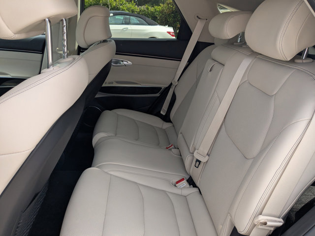 Vehicle image 10 of 29